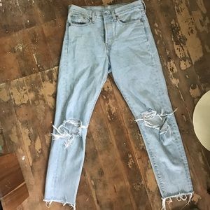 Levi’s high waisted, great wash!!!!